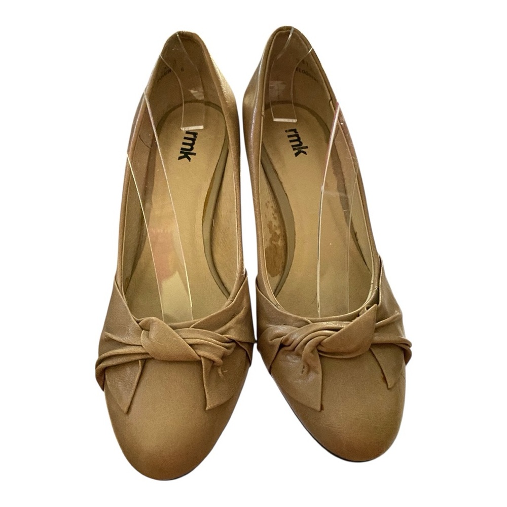 Vintage Y2K rmk Tan Leather High Heel Pump with a Twisted Knot Design Size 7
